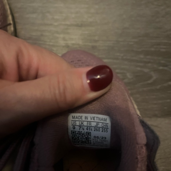 adidas women’s shoes - Picture 3 of 6